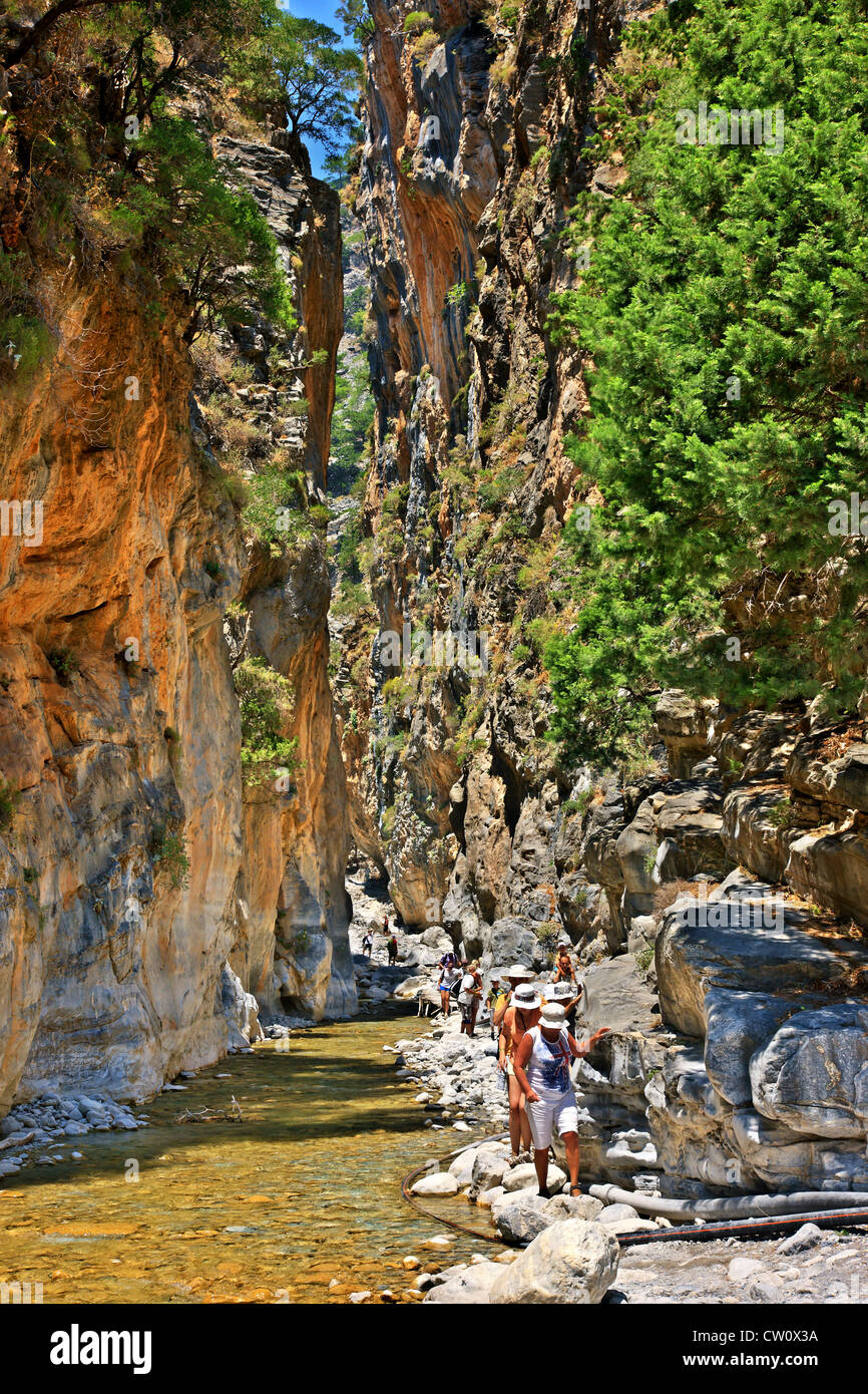 'Portes', le passage le plus étroit des Gorges de Samaria, près de Agia Roumeli village, Sfakia, Chania, Crète, Grèce Banque D'Images