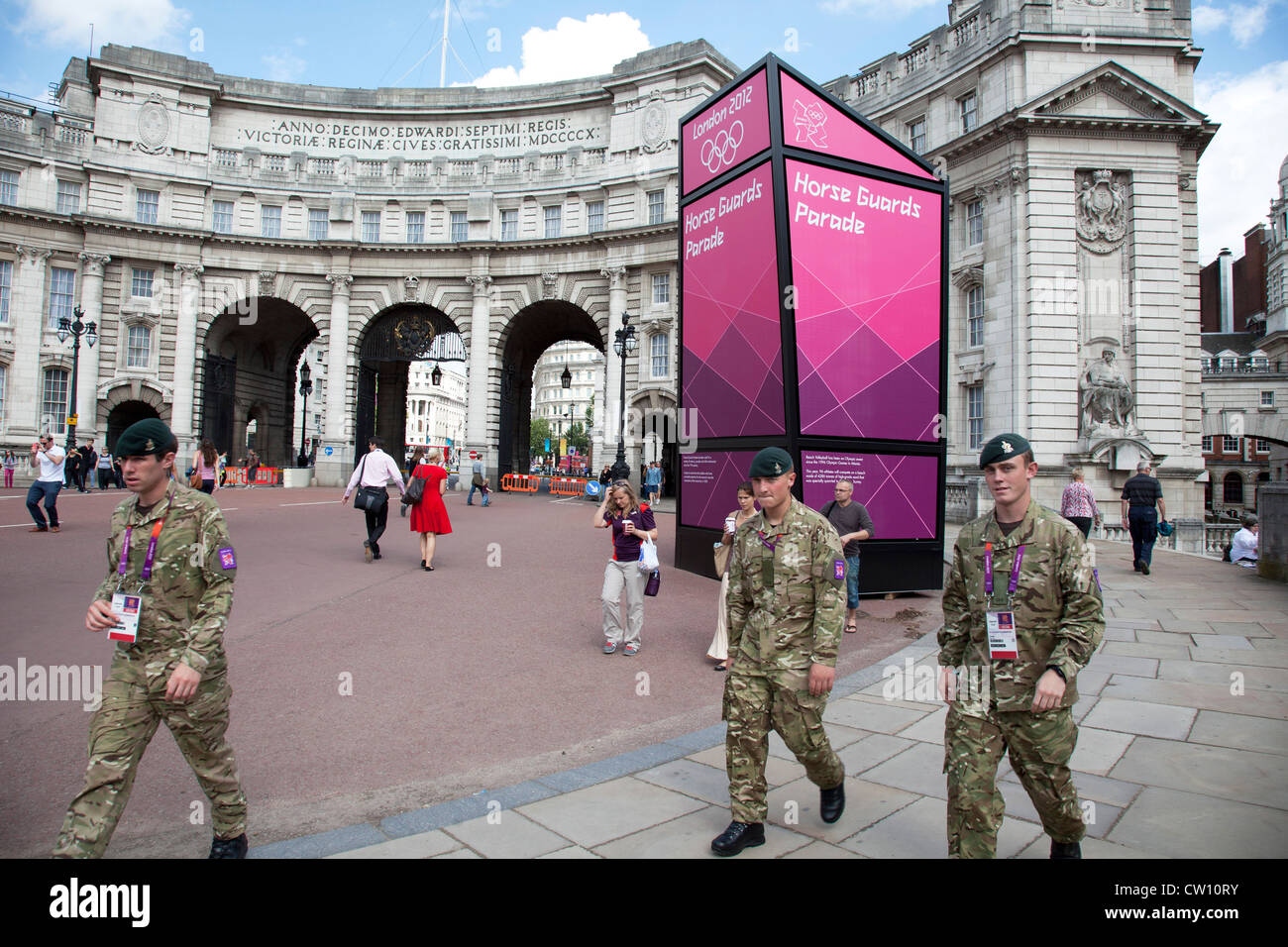 En service militaire près de Horse Guards Parade, qui était à la maison à de nombreux événements au cours de l'Jeux olympiques de 2012 à Londres de 2010 à Londres. Banque D'Images