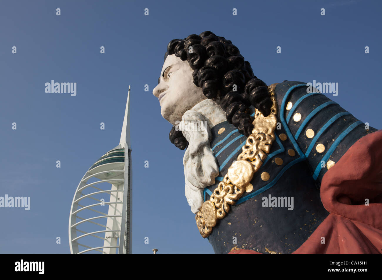 Ville de Portsmouth. L'Angleterre. La figure de proue de l'ancien site HMS Vernon maintenant converti au complexe GUNWHARF QUAYS. Banque D'Images