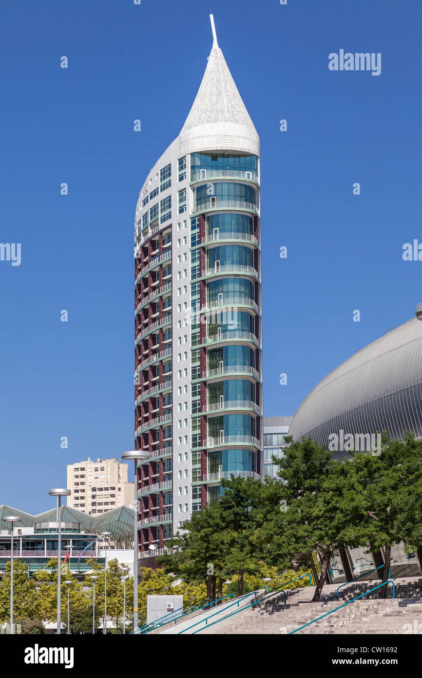 São Rafael Tower dans le Parque das Nações (Parc des Nations), Lisbonne, Portugal. Banque D'Images