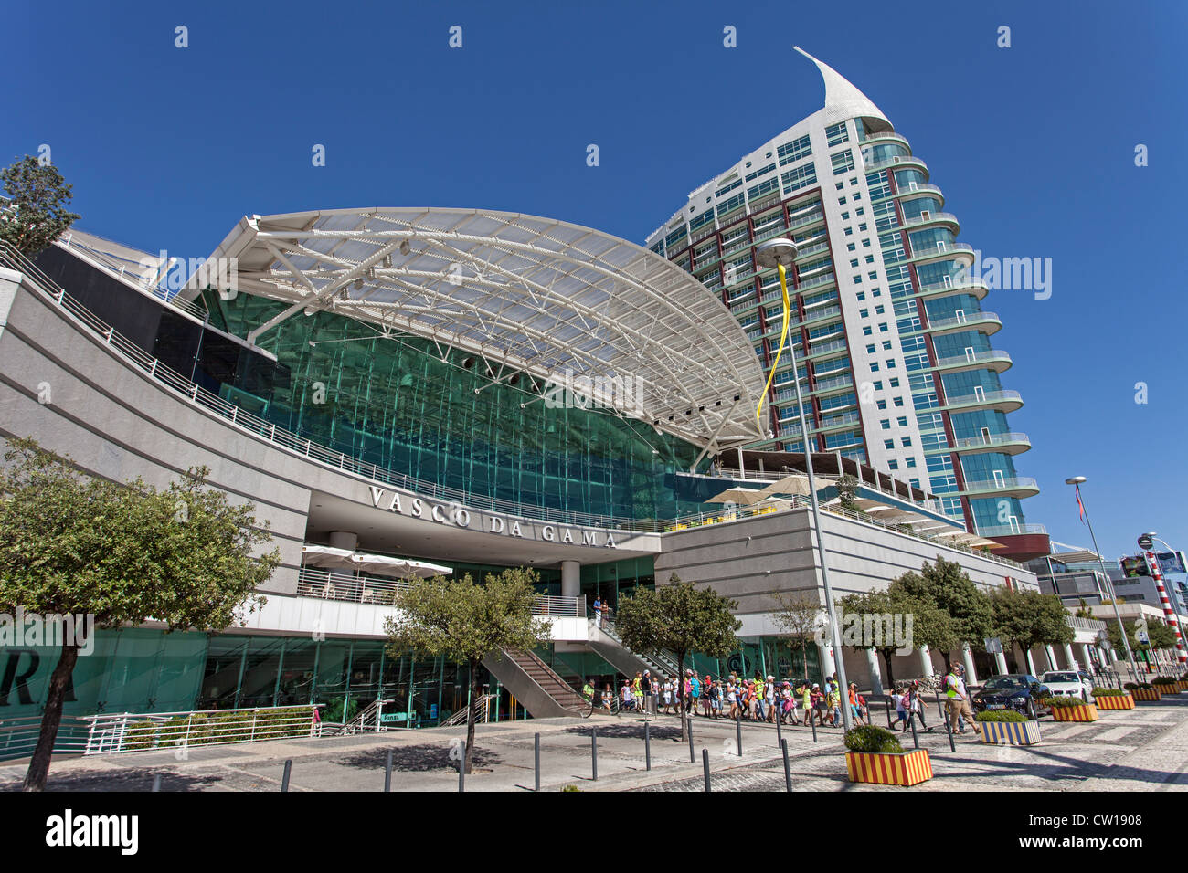 Centre commercial Vasco da Gama et São Rafael Tower dans le Parque das Nações (Parc des Nations), Lisbonne, Portugal. Banque D'Images