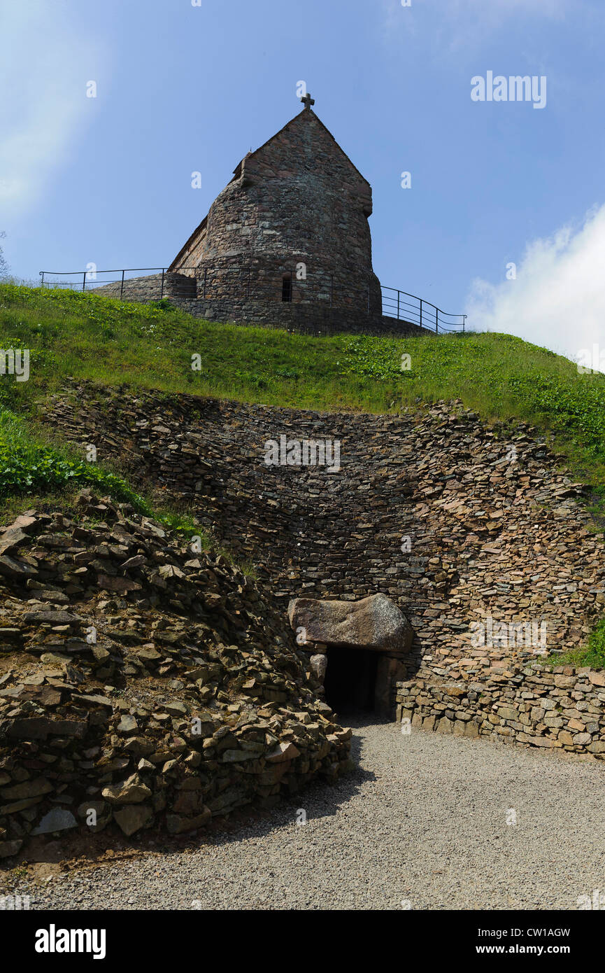 Sépulture néolithique La Hougue Bie ca. 3000 vb.C,., à l'île de Jersey, Channel Islands Banque D'Images