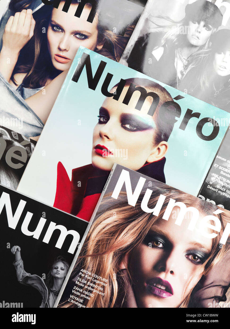 Couvre de Numero les revues de mode Banque D'Images