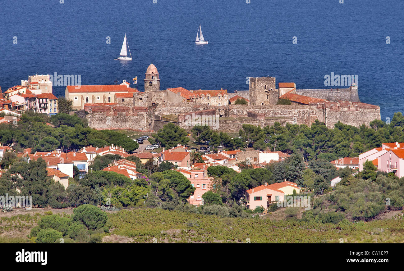 Village de Collioure, côte Vermeille, Languedoc-Roussillon, France Banque D'Images