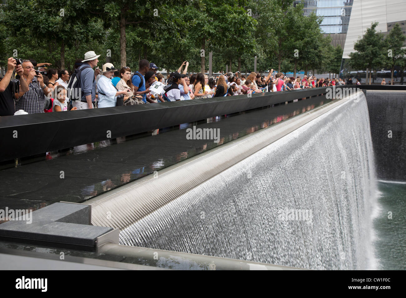 New York, NY - le 9/11 Memorial, commémorant les attentats du 11 septembre 2001 sur le World Trade Center et le Pentagone. Banque D'Images