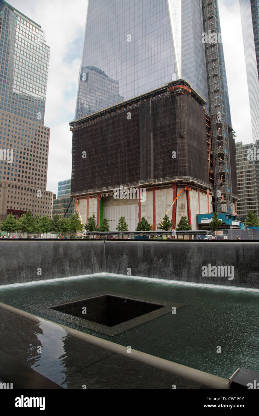 New York, NY - le 9/11 Memorial, commémorant les attentats du 11 septembre 2001 sur le World Trade Center et le Pentagone. Banque D'Images