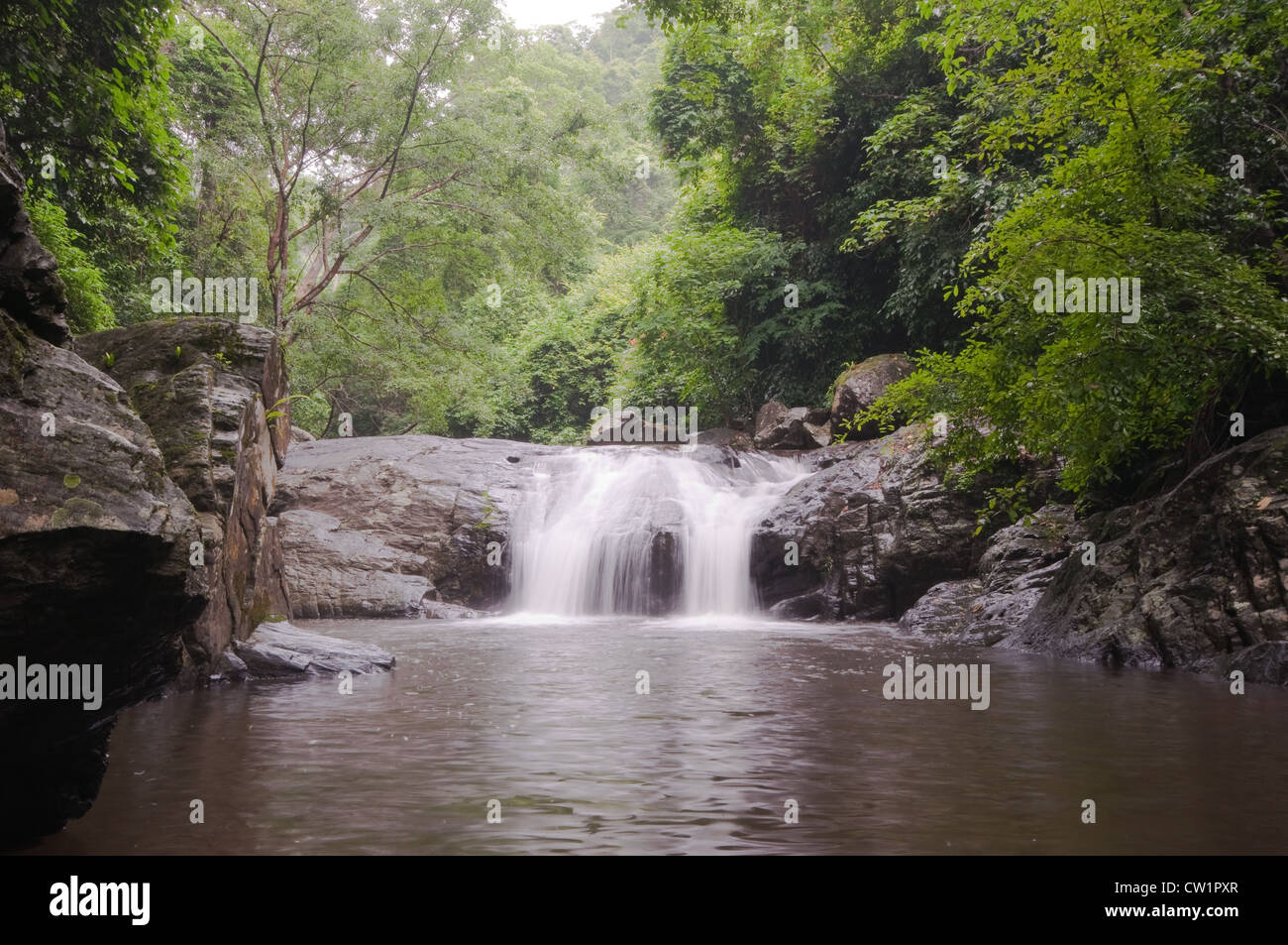 Pa la-u,cascade dans le parc national de la Thaïlande Kang Krachan Banque D'Images