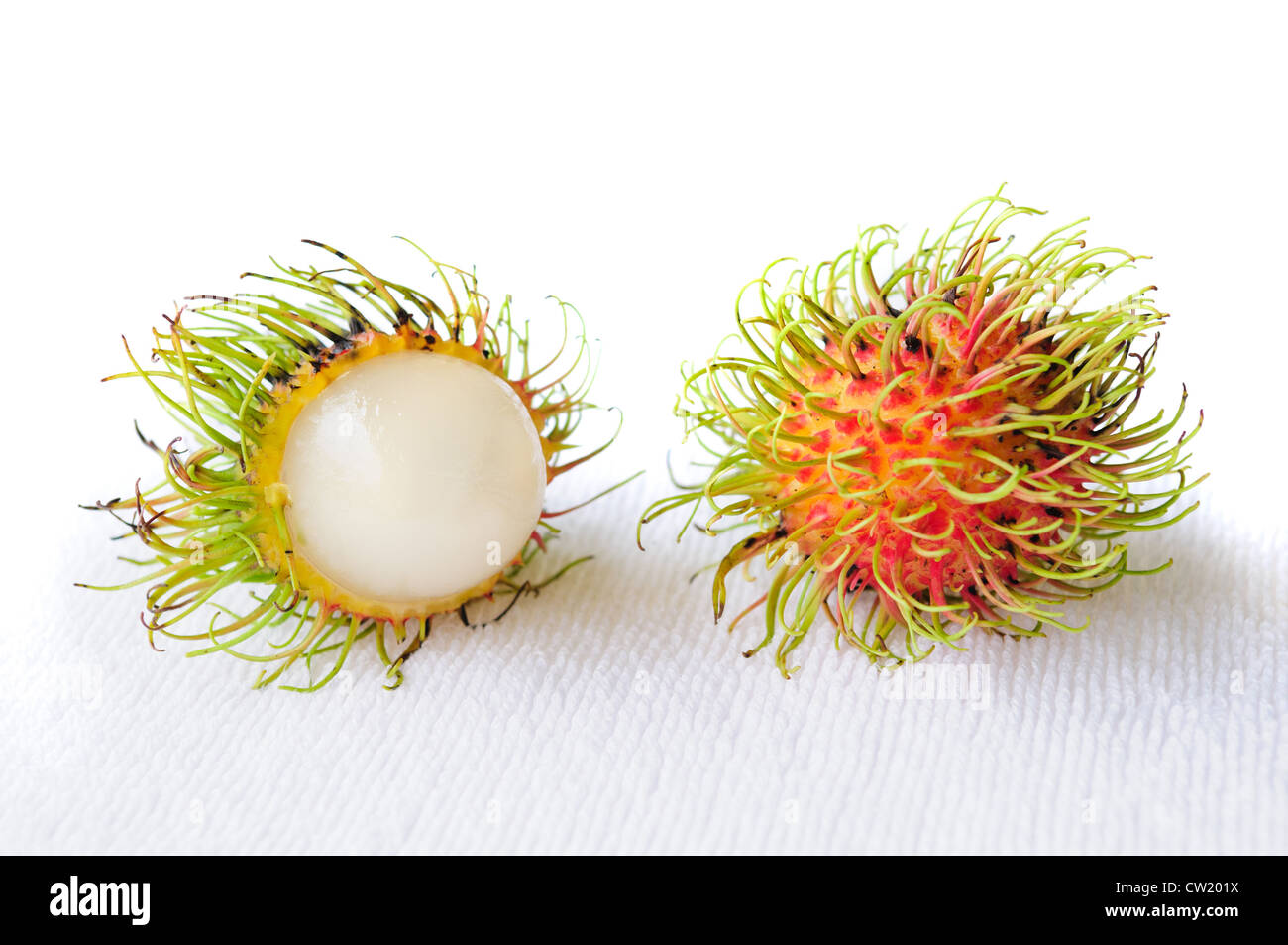 Rambutan fruit sur fond blanc Banque D'Images