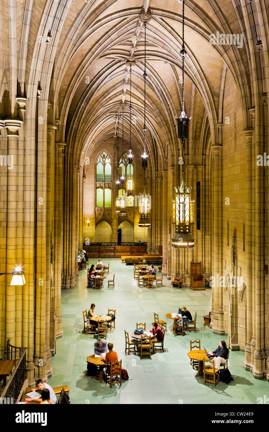 La Cathédrale l'intérieur de l'apprentissage à l'Université de Pittsburgh, Pennsylvanie Banque D'Images