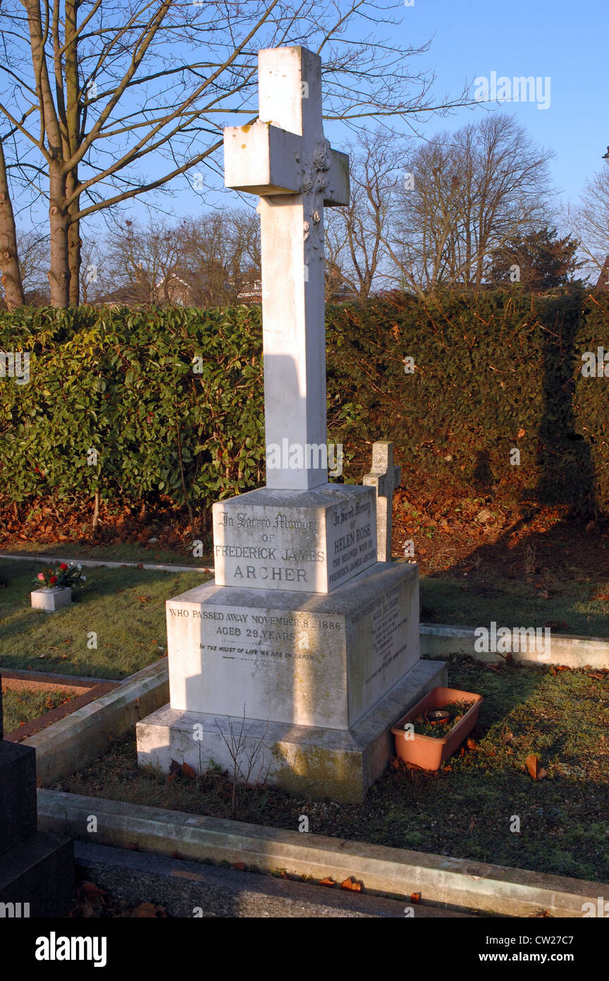 Tombe de jockey champion Fred Archer à Newmarket cimetière, Suffolk, UK Banque D'Images