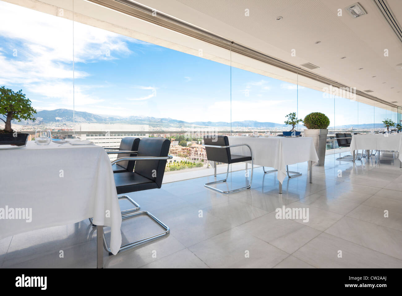 L'intérieur et vue panoramique à partir de restaurant au dernier étage du chef Alvaro Arriaga. Musée de l'andalousie andalousie Grenade Espagne Mémoire Banque D'Images