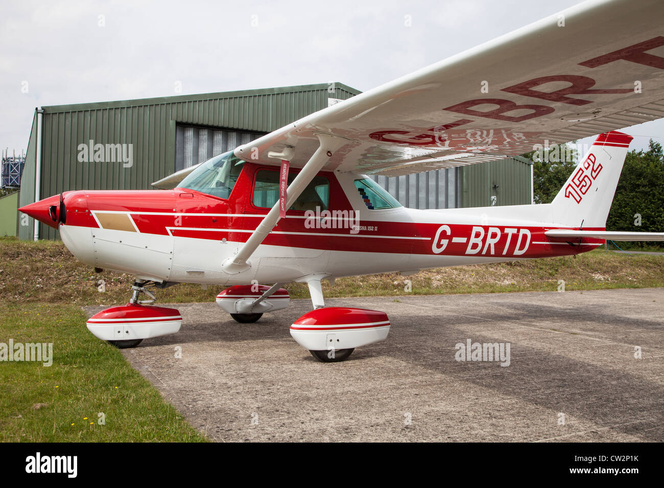 Cessna 152 reg G-BRTD à Popham Banque D'Images