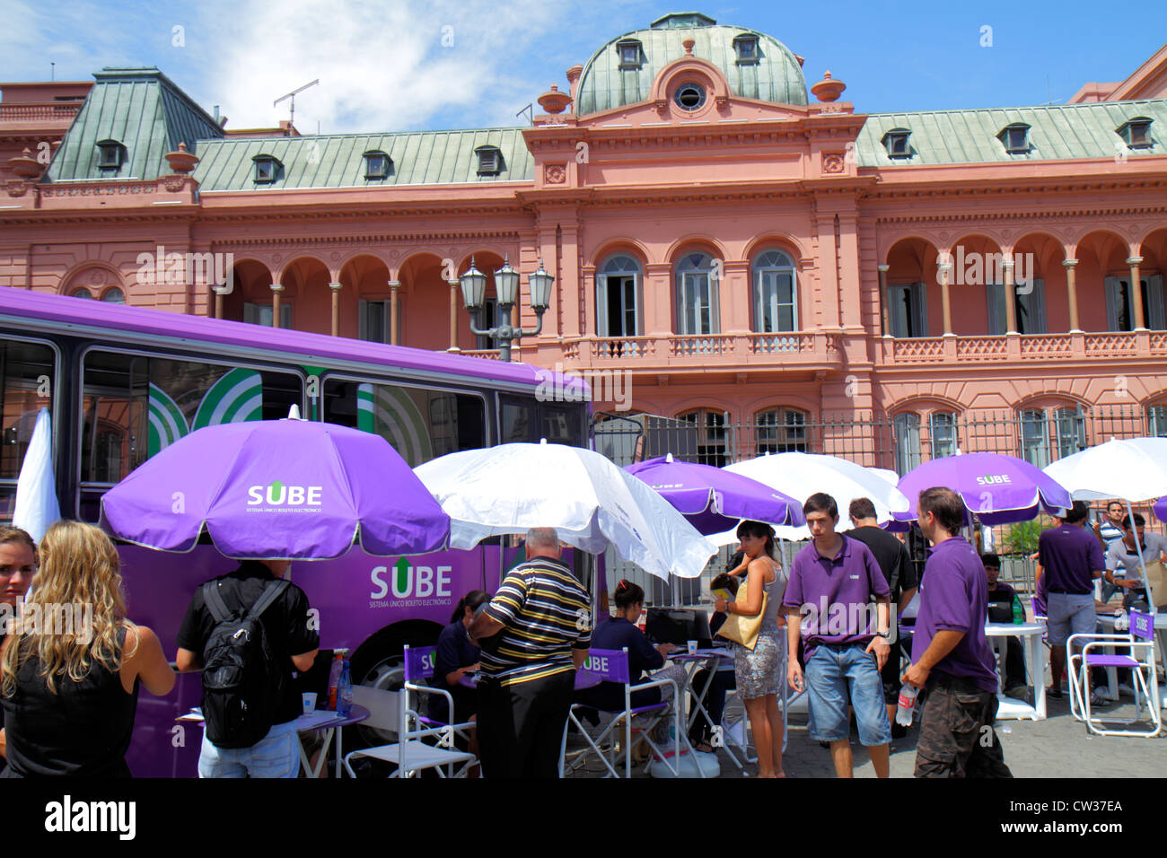 Buenos Aires Argentina,Plaza de Mayo place principale historique,centre politique,Casa Rosada,palais présidentiel,Subte,Metro,SUBE,métro,train,train,special,pr Banque D'Images