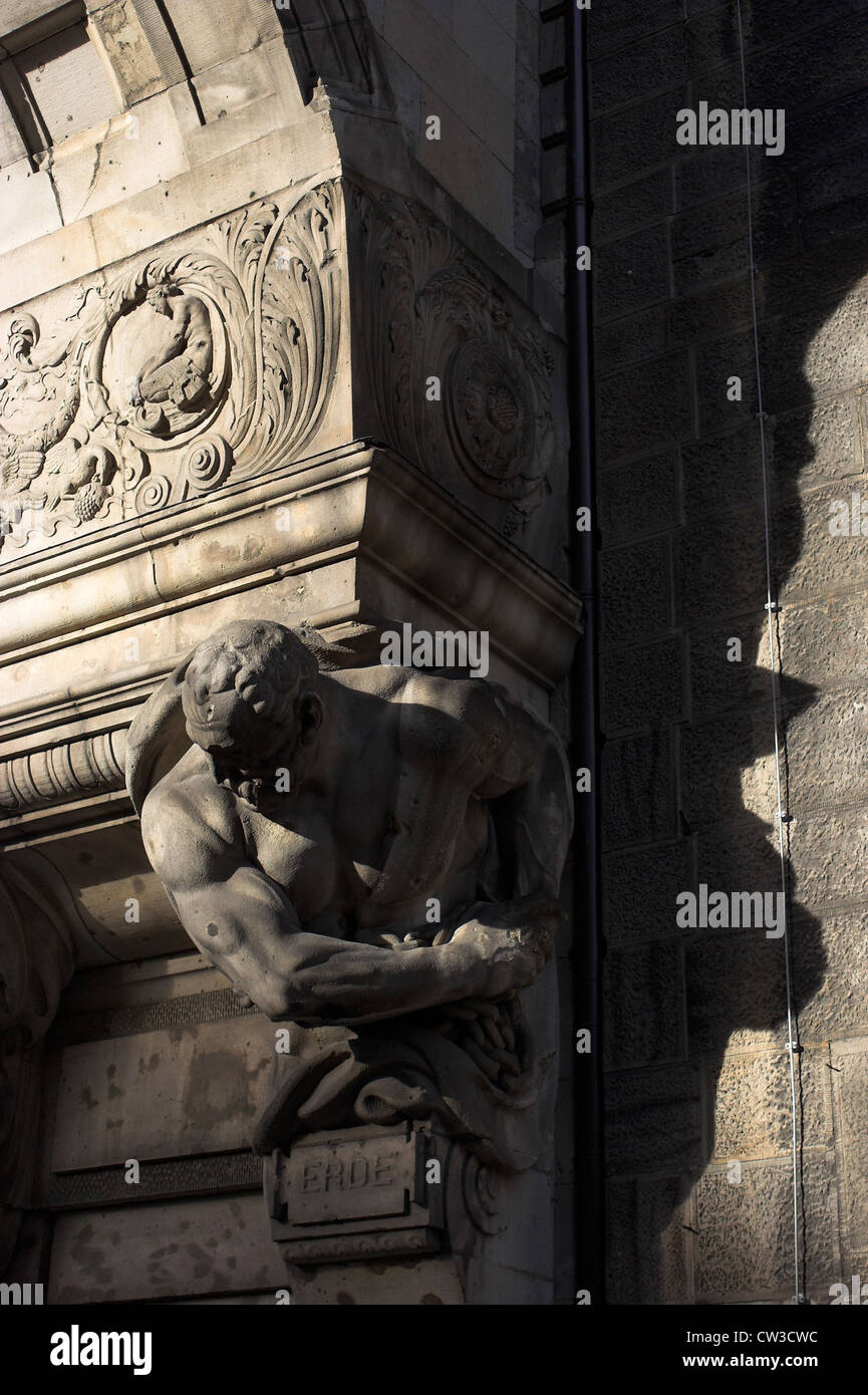 Berlin, buste masculin sur une façade Banque D'Images