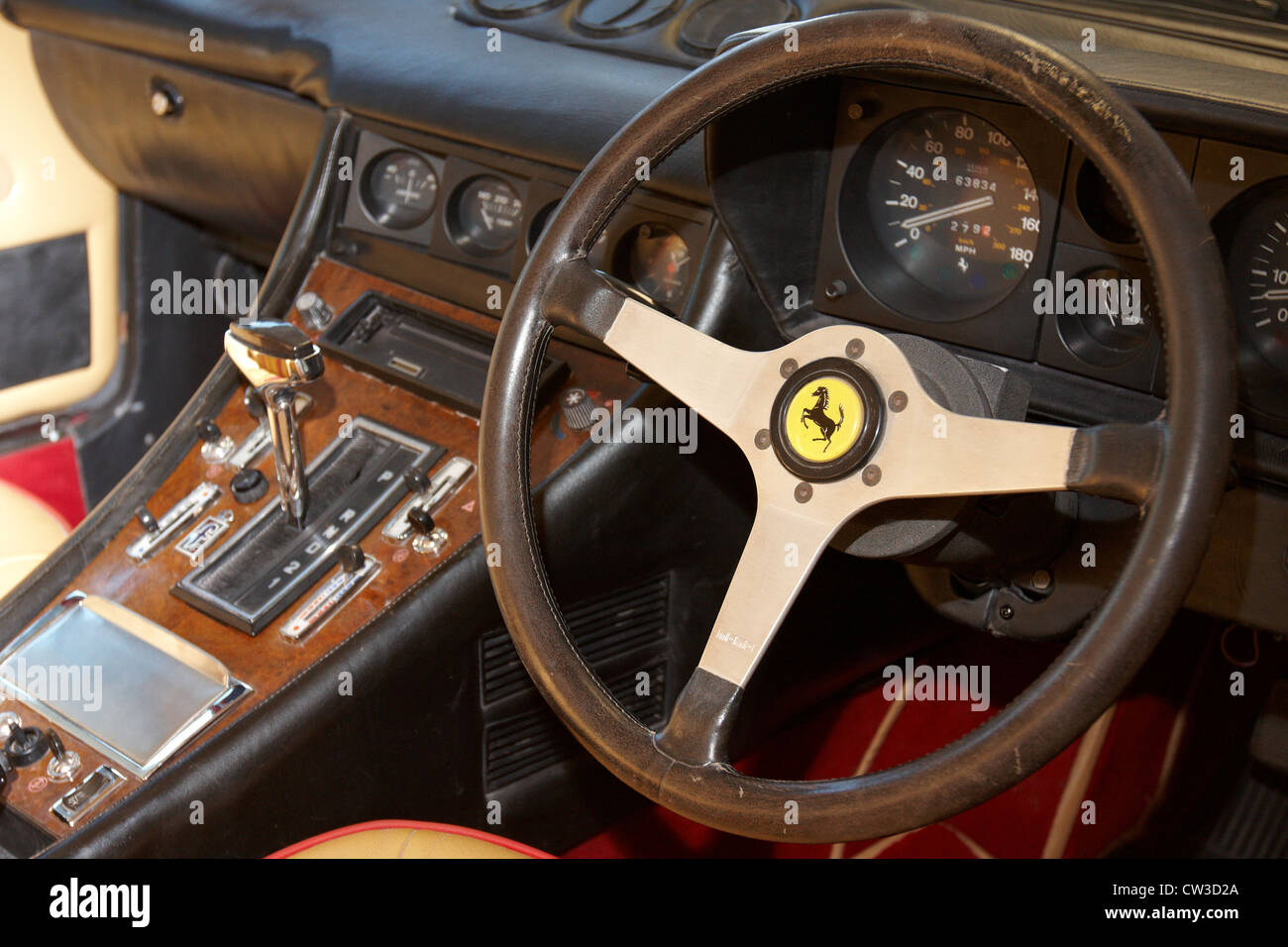 En 1978, une Ferrari 400 GT coupé, l'un de seulement 164 construit, fait partie d'une voiture classique en vente aux enchères Bonhams à Oxford Banque D'Images