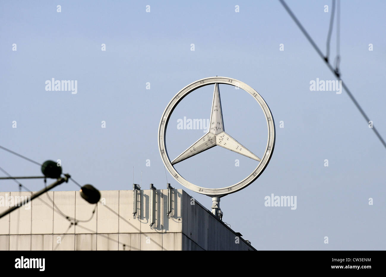 Mercedes stern Banque de photographies et d'images à haute résolution -  Alamy