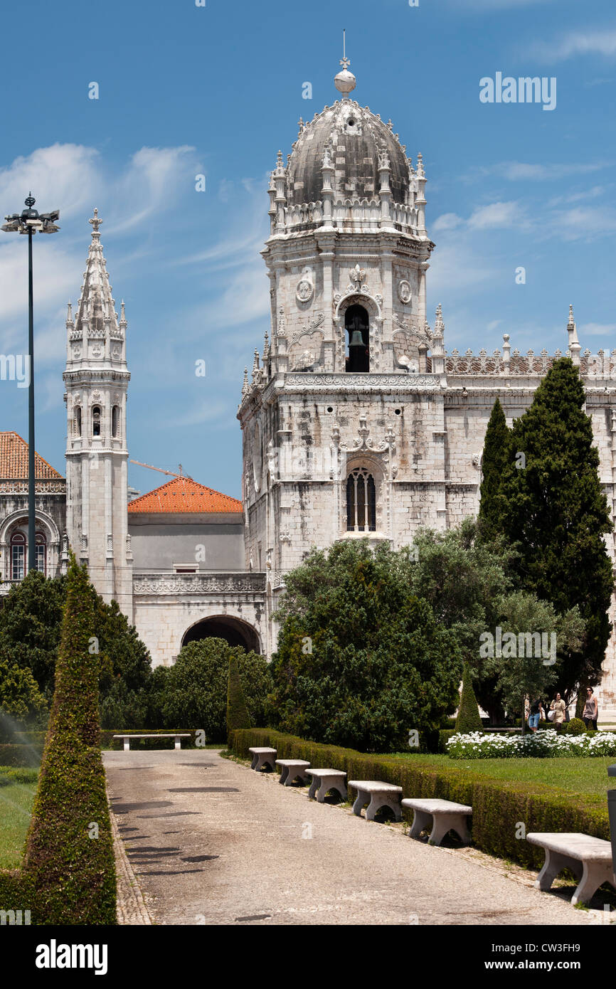 Monastère des Hiéronymites, Belém, Lisbonne, Portugal ; vue du portail ouest. Banque D'Images