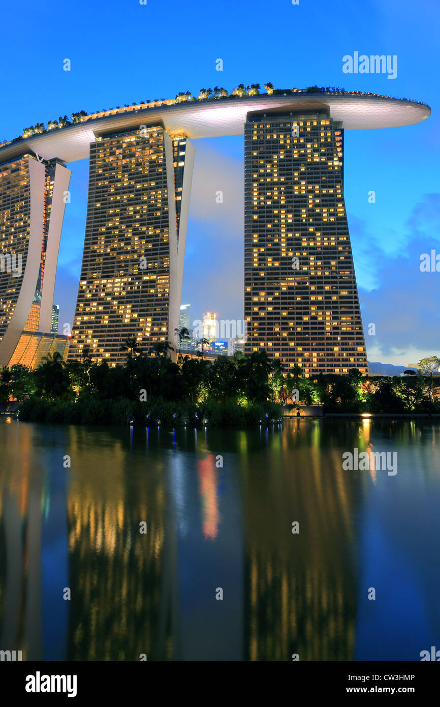 Marina Bay Sands Hotel Skypark et de jardins au bord de la Bay à Singapour Banque D'Images