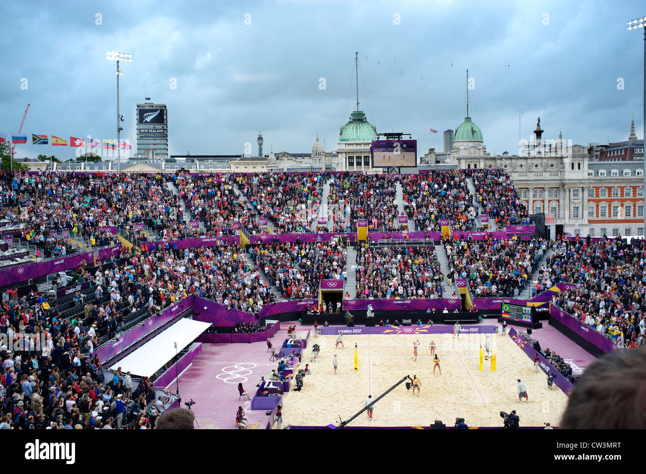 Volleyball de plage aux Jeux Olympiques 2012 à Horse Guards Parade Banque D'Images