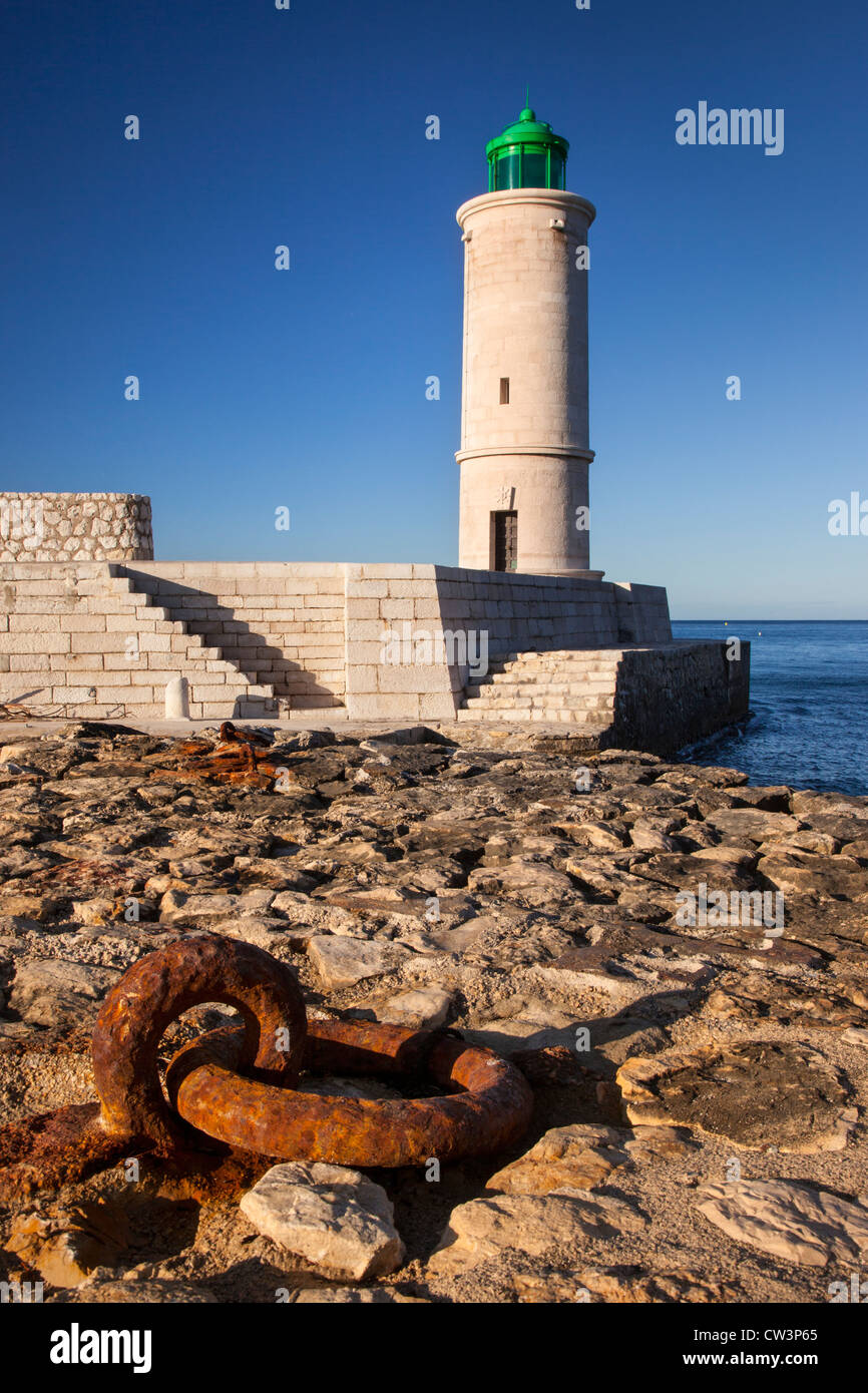Anneau de fer rouillé en dessous du phare de Cassis Cassis, Provence, France Banque D'Images