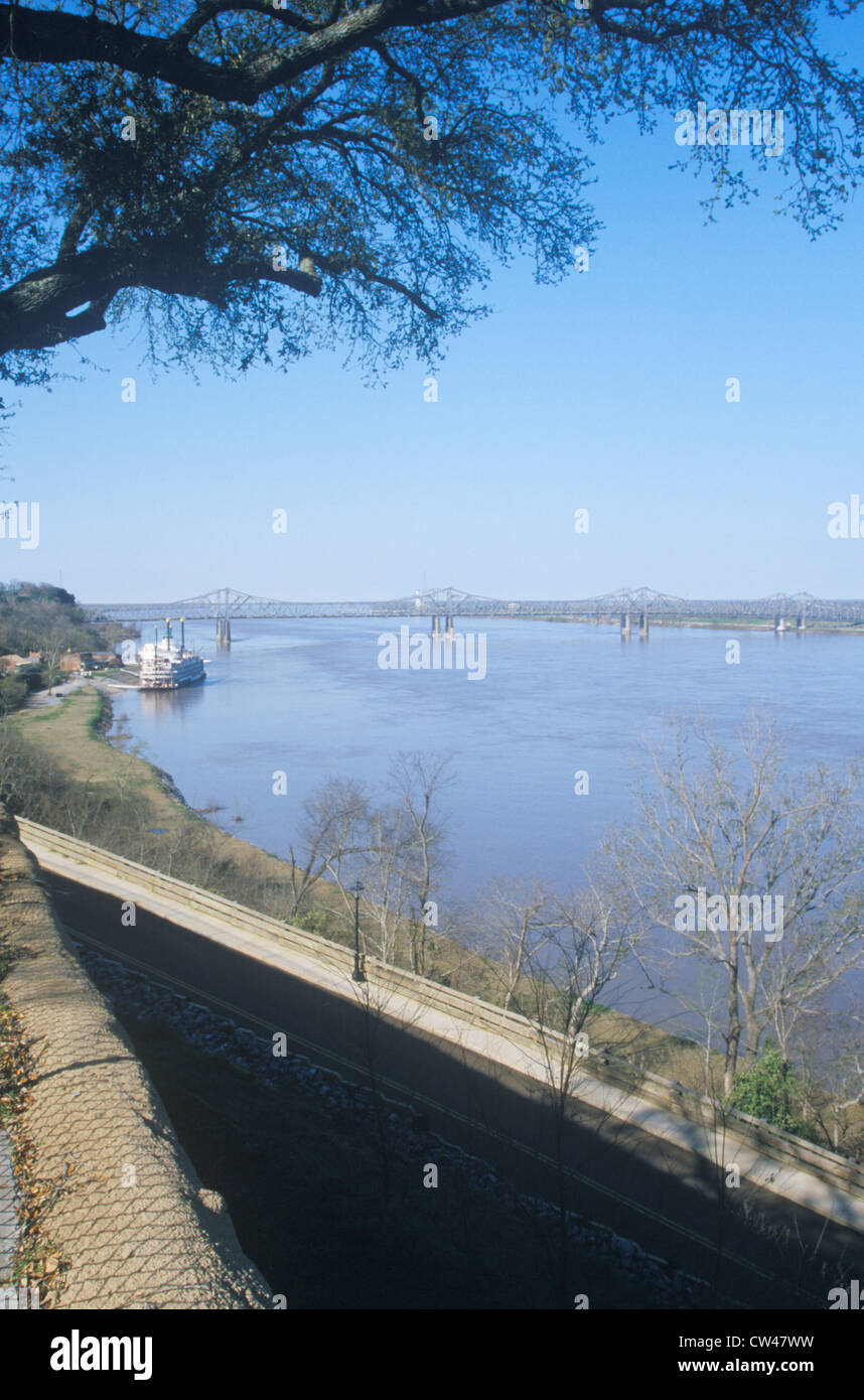 Mme Rivière et Steamboat Natchez, MS en jeu de river donnent sur Banque D'Images