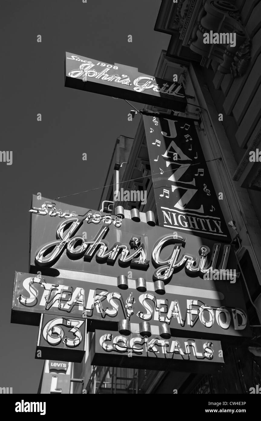 Un Vintage restaurant-grill et bar jazz signer dans le centre-ville de San Francisco Banque D'Images