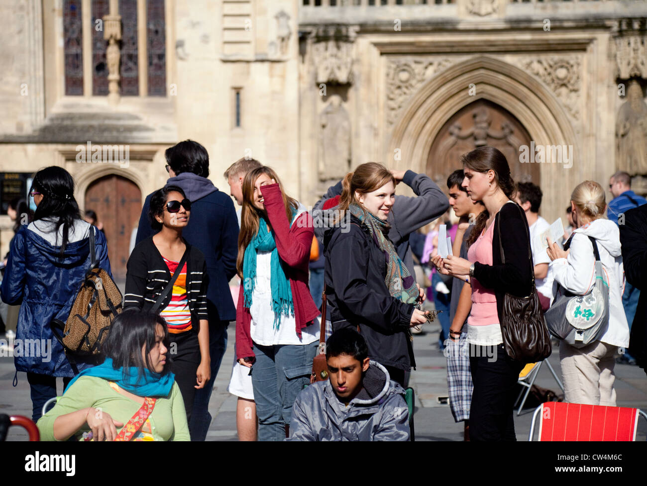 Les adolescents se rendant sur baignoire, Somerset UK Banque D'Images