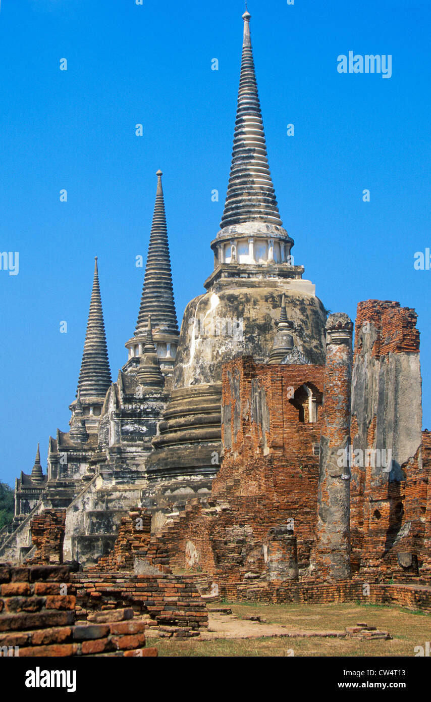 Wat Chang Lom ancient temple bouddhiste au Sri Satchanaiai Historical Park, Thailand Banque D'Images