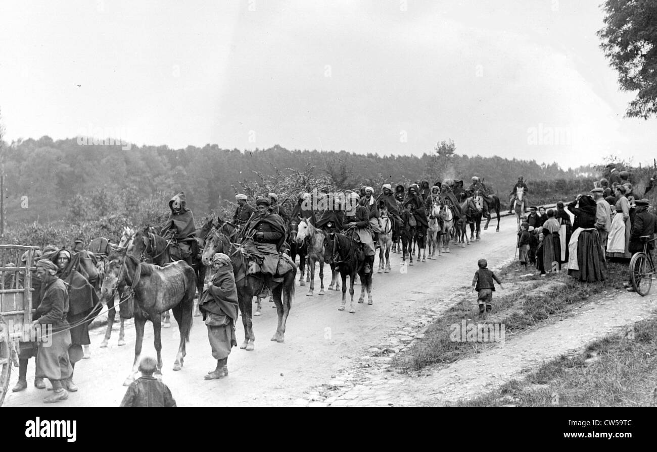 Convoi de soldats marocains dans l'armée française à Crépy en Valois après la bataille de la Marne Banque D'Images