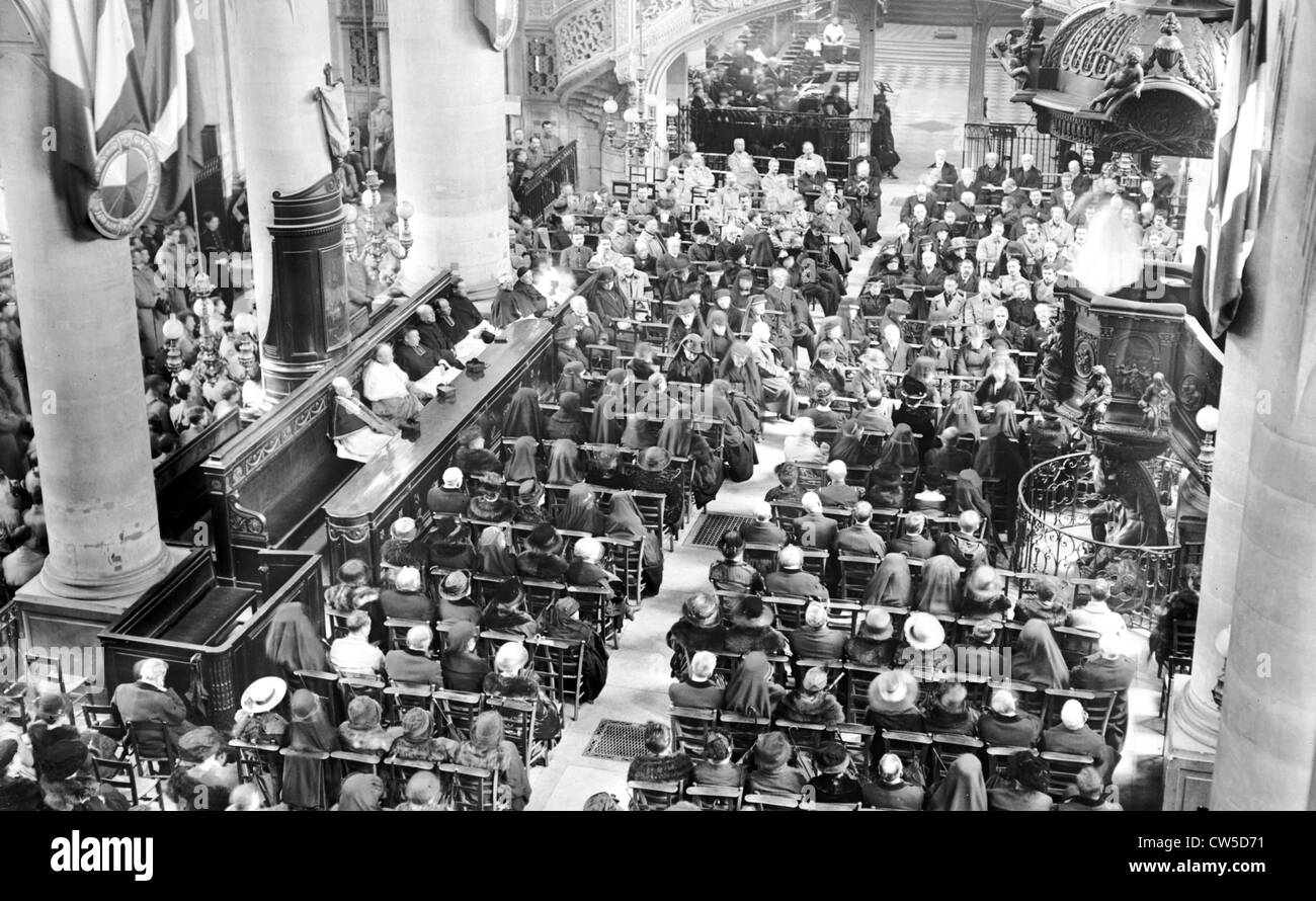 Célébration à Saint-Etienne du Mont à la mémoire d'étudiants de l'école d'ingénieurs 'Polytechnique' Banque D'Images