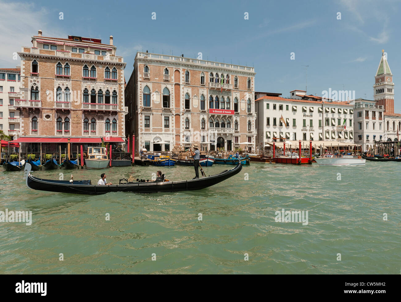Gondole sur le Grand Canal Venise Banque D'Images