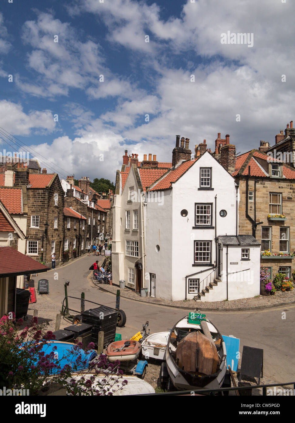 Robin Hoods Bay Yorkshire UK Le Dock dans la région de la baie inférieure Banque D'Images