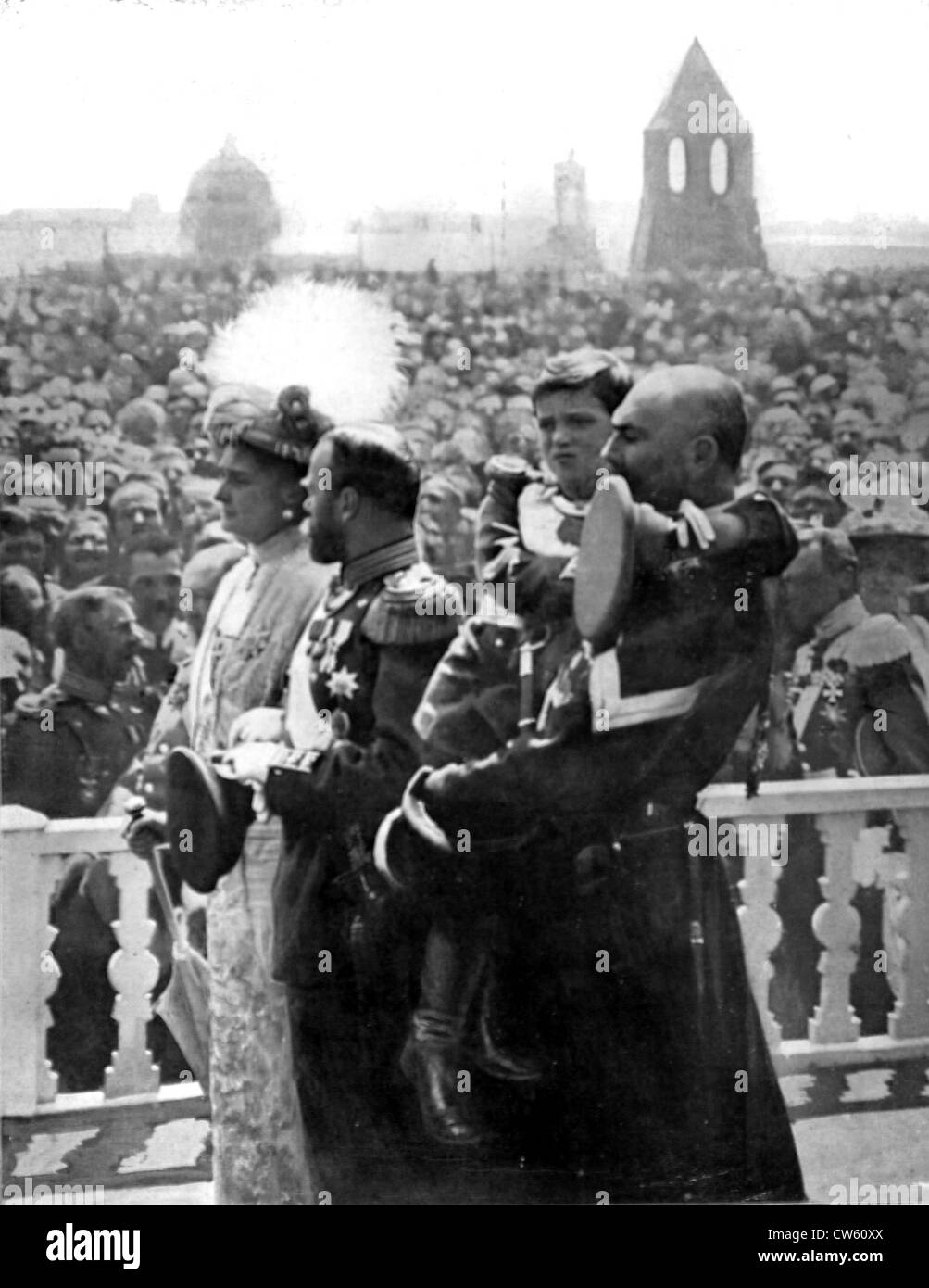 Célébration du centenaire : Romanov à Moscou, la famille royale d'être salué par la foule au Kremlin (1913) Banque D'Images