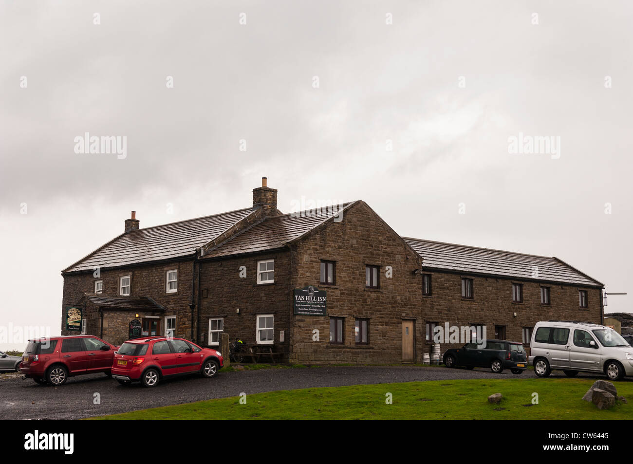 La Tan Hill Inn se trouve à 1 732 pieds au-dessus du niveau de la mer, ce qui en fait le plus pub en Grande-Bretagne. Swaledale , Yorkshire Dales , Royaume-Uni Banque D'Images