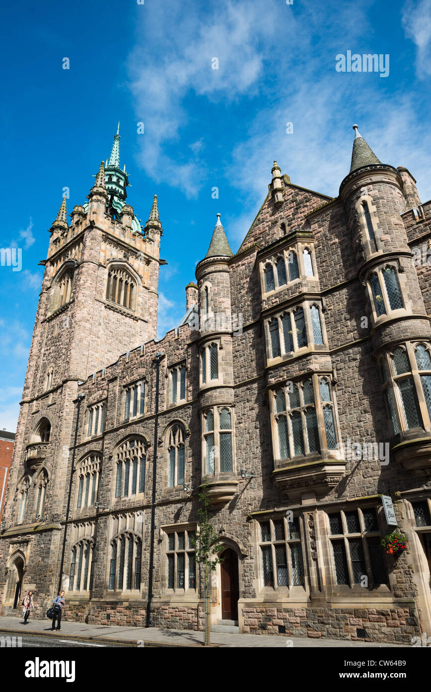 La nouvelle église presbytérienne construite 1905 Fisherwick maintenant transformé en 'The Spires' Shopping mall Conference Centre, Belfast. Banque D'Images