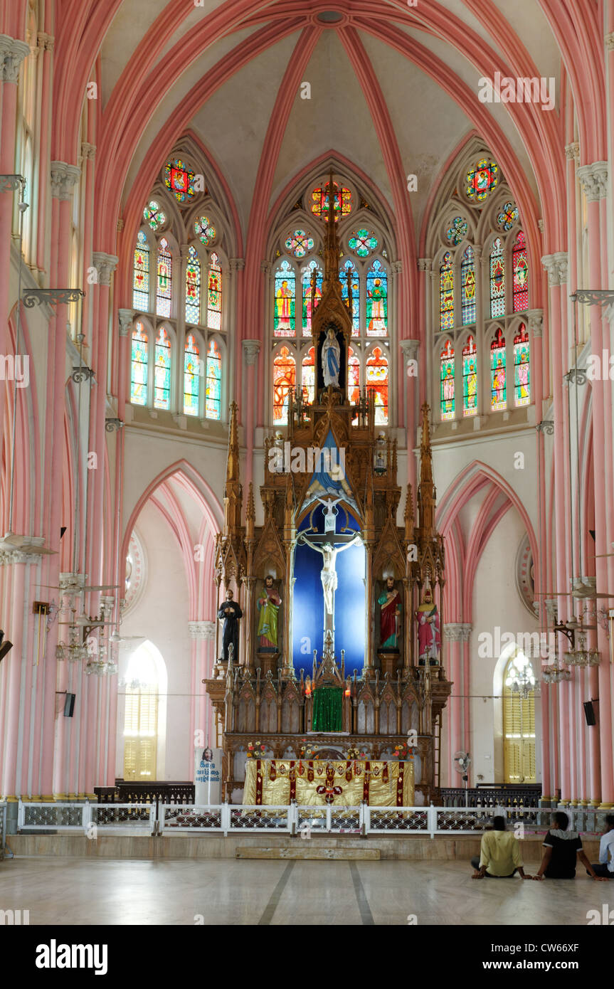 L'intérieur du Notre Dame de Lourdes église catholique de Tiruchirappalli (Trichy) en Inde du sud Banque D'Images