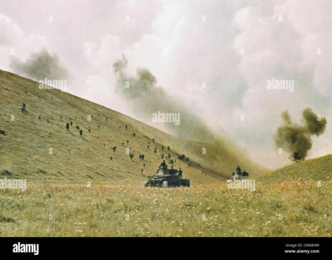 Chars et d'infanterie allemande en action, l'est de la France, mai-juin 1940. Banque D'Images