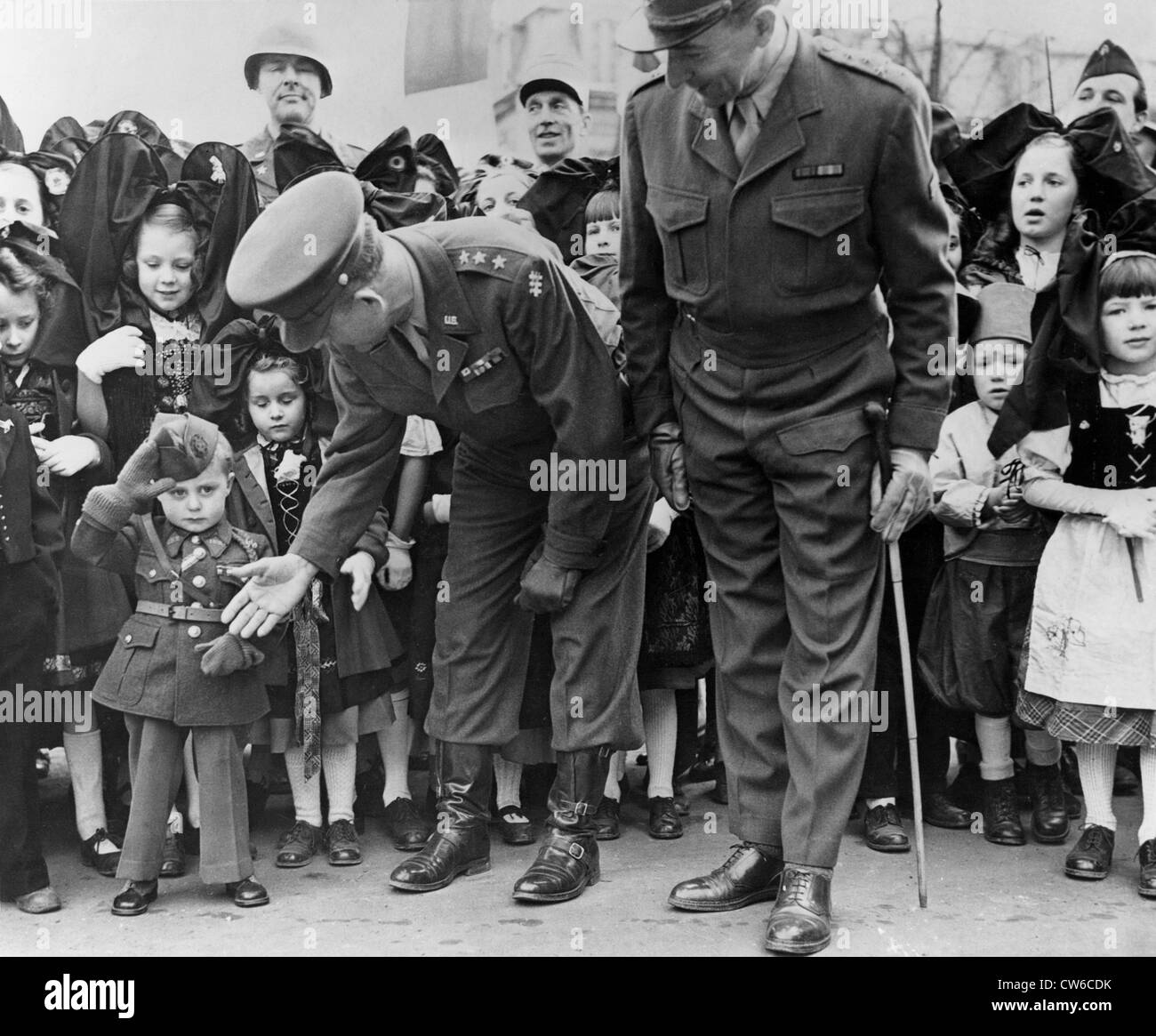 Colmar jeune salue les libérateurs (février 1945) Banque D'Images