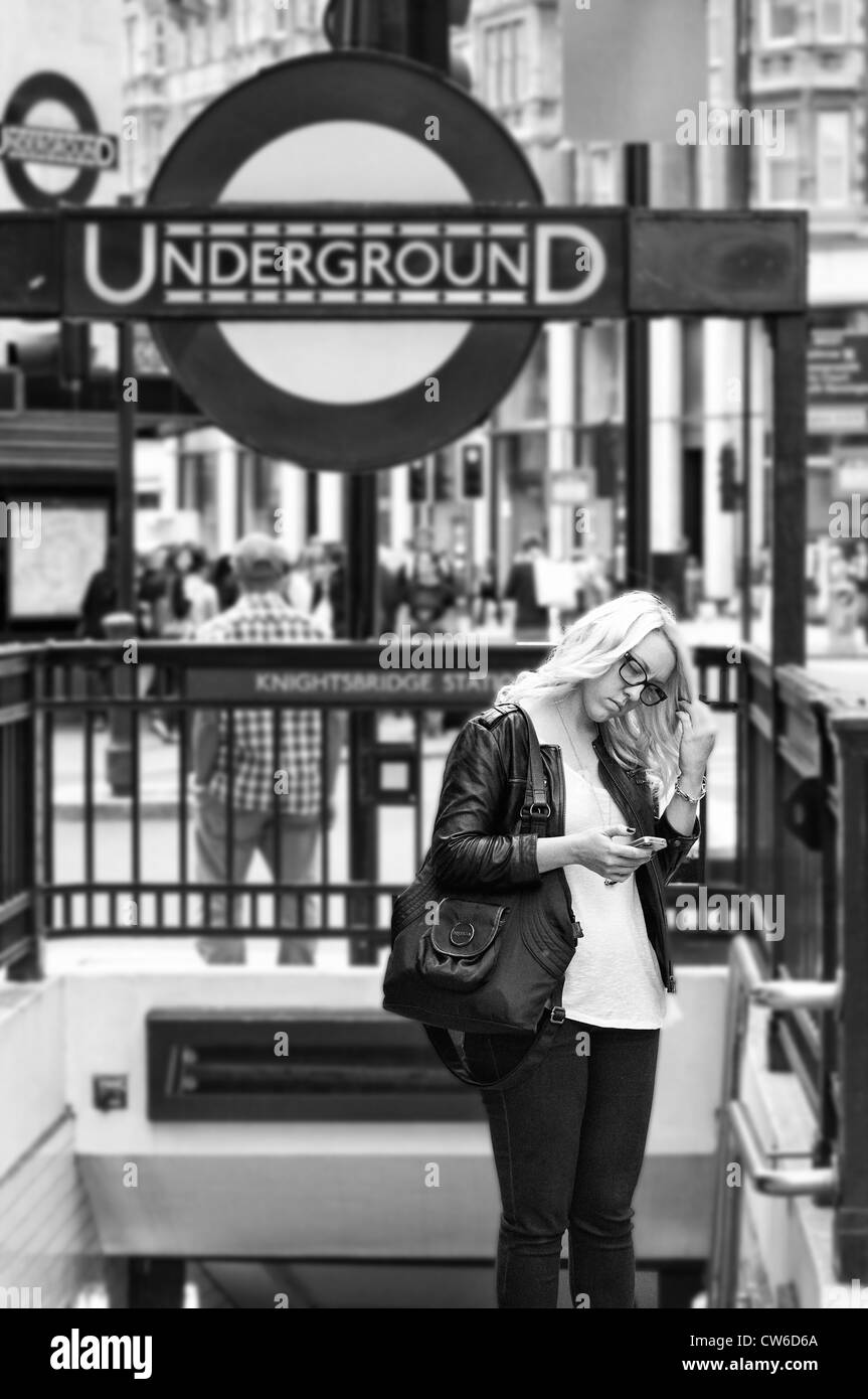 Entrée du métro de Londres noir et blanc Banque D'Images