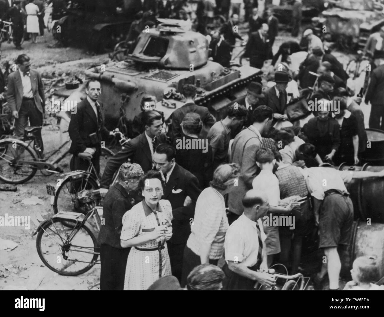 Les stocks d'essence allemands quittent à Paris, août 1944 Banque D'Images