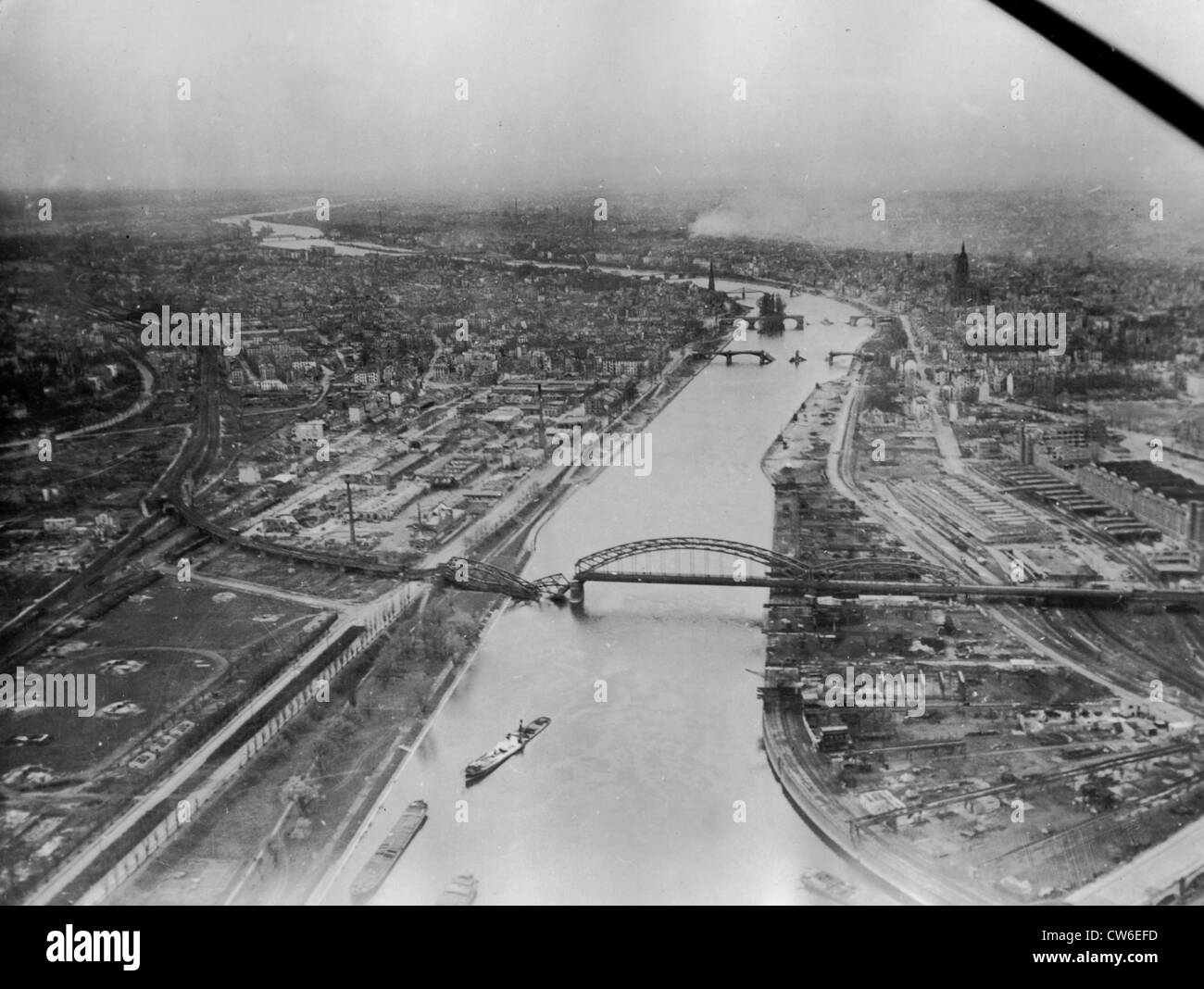 Vue aérienne de la ville de dynamité Francfort sur le Main, le 29 mars 1945 Banque D'Images