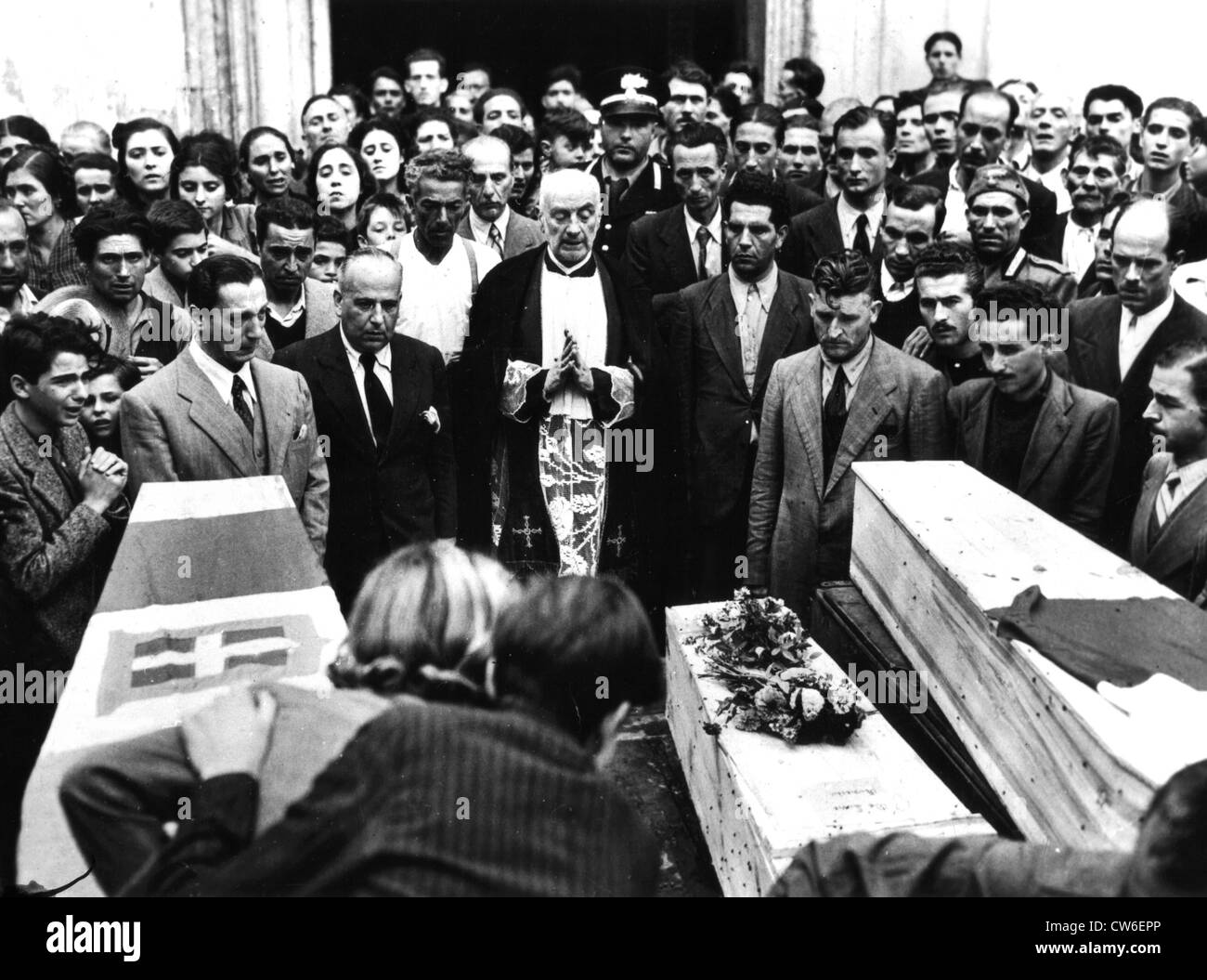 Prière pour les Italiens massacrés à Faicchio, Octobre 23, 1943 Banque D'Images