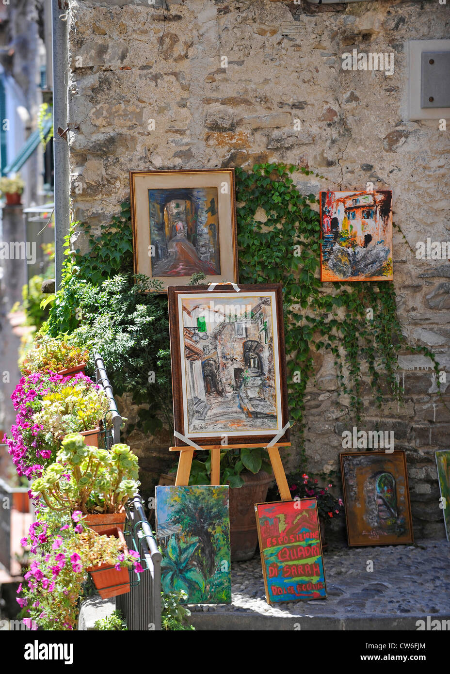 Allée couverte de Dolceacqua, Italie, Ligurie, Riviera dei Fiori Banque D'Images