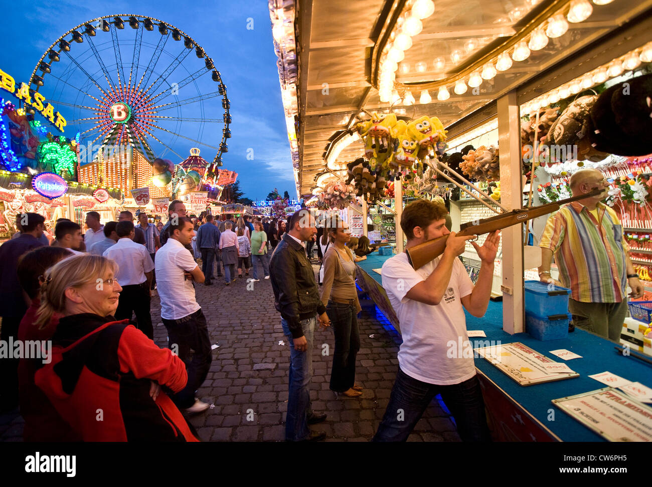 Les gens sur fun fair, l'Allemagne, en Rhénanie du Nord-Westphalie, Ruhr, Herne Banque D'Images