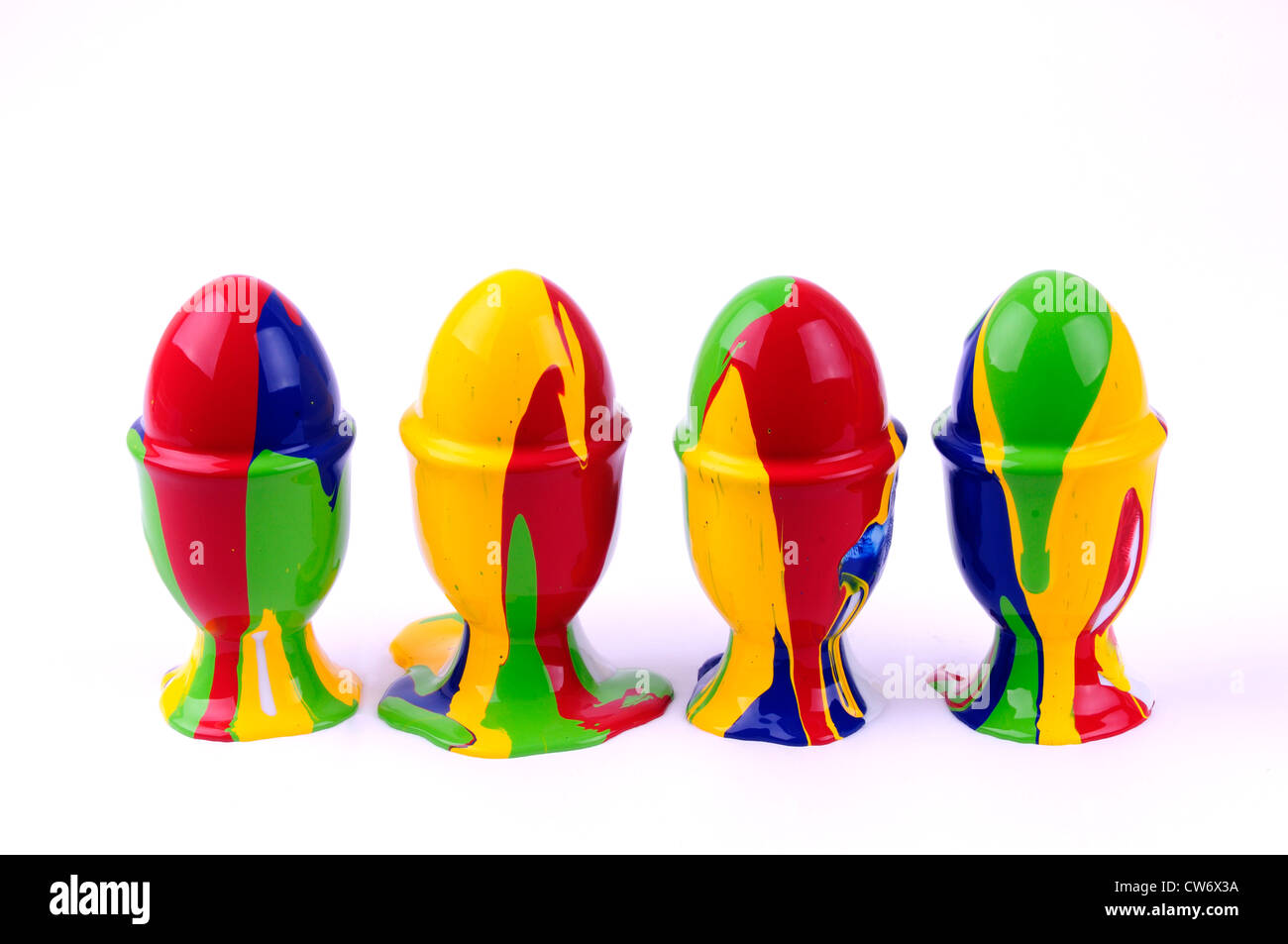 Quatre œufs dosés avec Paint Banque D'Images