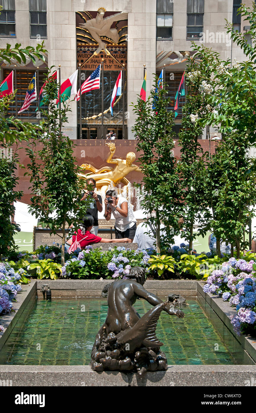 La Rockefeller Plaza jardin ( CENTRE ) New York Ville Manhattan contexte Prométhée Dieu du Feu Banque D'Images