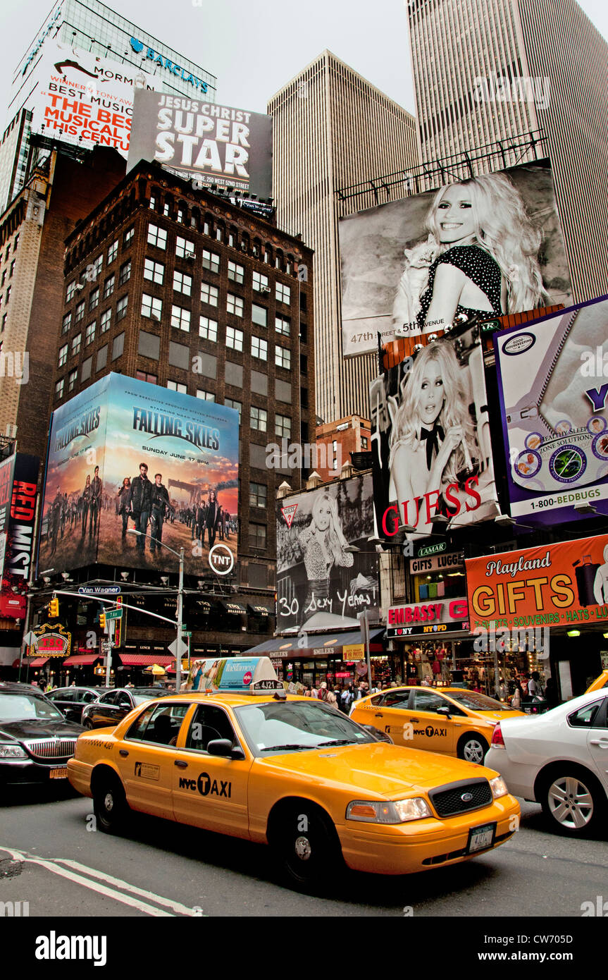 Times Square Broadway New York Fashion Guess Banque D'Images