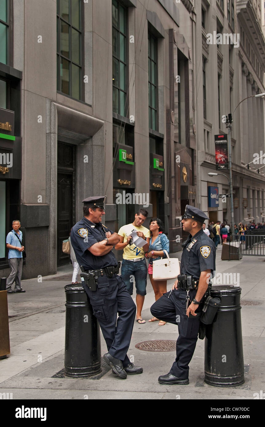 Le quartier financier de la police American Stock Exchange Wall Street, Manhattan, New York City Banque D'Images