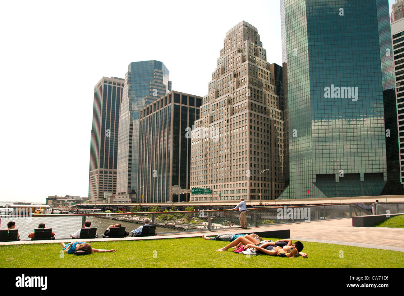 Pier 17 Park background Financial District New York Ville Manhattan Banque D'Images