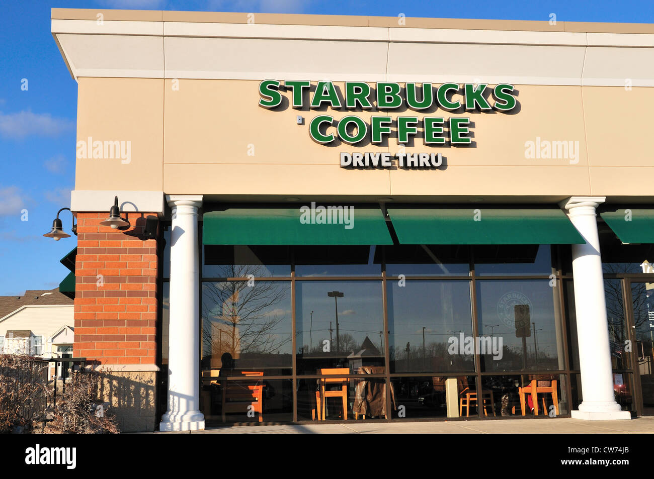 Un café Starbucks franchise dans le nord de l'Illinois. Elgin, Illinois, USA. Banque D'Images
